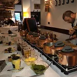 La Del Grop Hotel