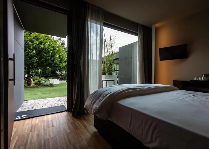 Szálloda La Del Grop