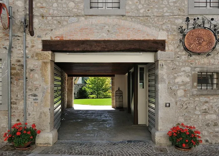 Szálloda La Del Grop